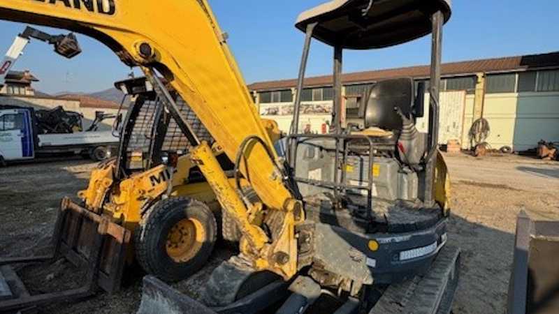 OmecoHub - NEW HOLLAND E30.2R